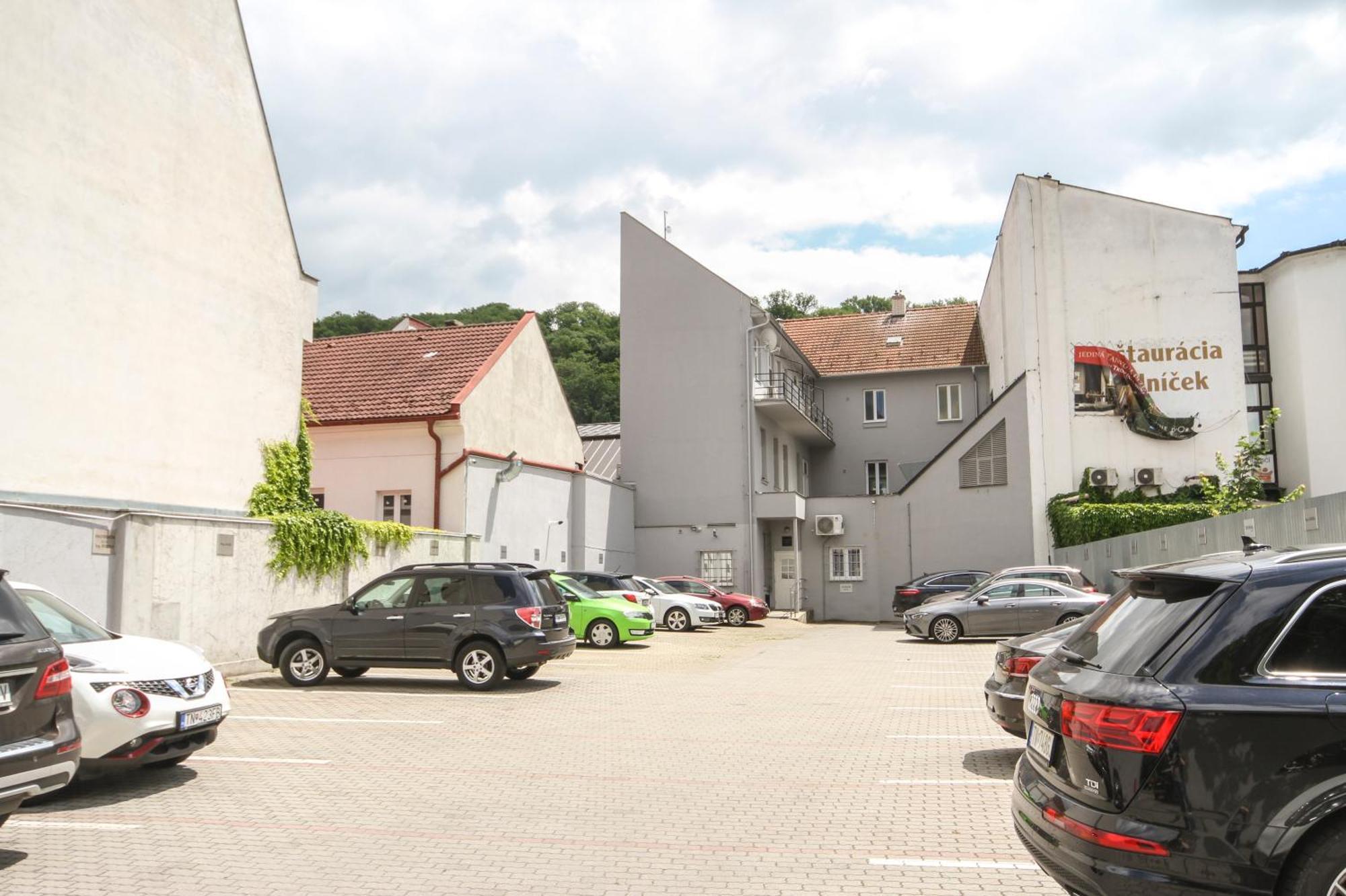 Apartman Vita Deluxe Trenčín Екстериор снимка